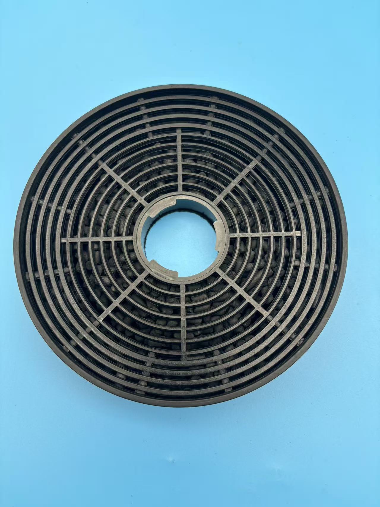 Tool-free installation mechanism of the K5-2 carbon filter